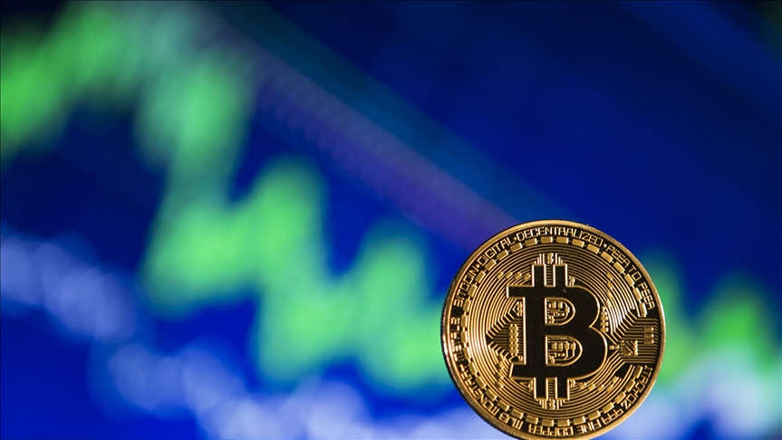 Bitcoin plummets 8%, crypto market loses $270B in single day