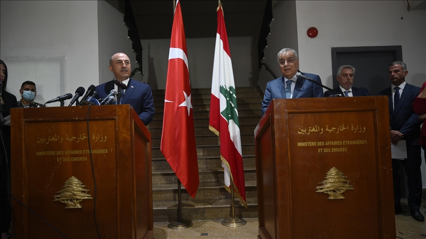 تشاووش أوغلو: ينبغي للجميع دعم لبنان لإيجاد حلول لأزماته