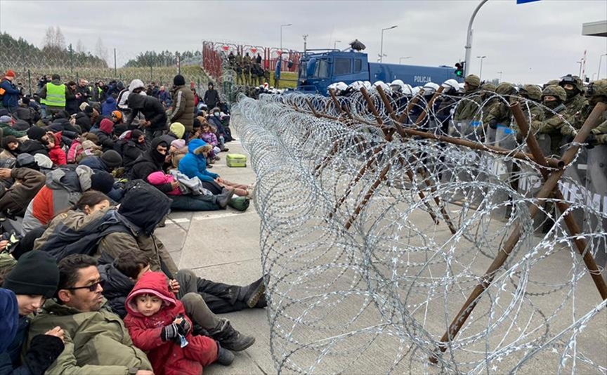 La Unión Europea promete EUR 700.000 en ayuda humanitaria para migrantes en la frontera entre Bielorrusia y Polonia