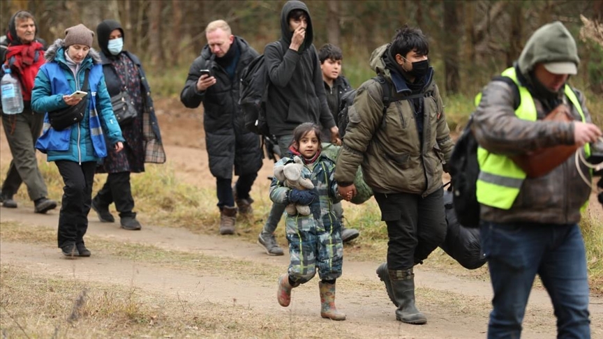 AB’den Belarus sınırındaki göçmenler için 700 bin avroluk insani yardım taahhüdü
