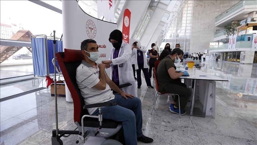 Over 119M coronavirus vaccine shots given in Turkey to date
