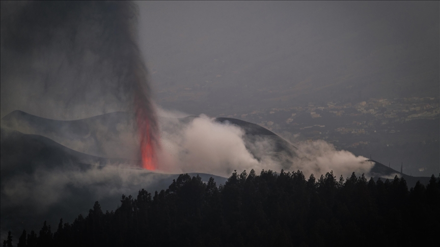 Španija: Vulkan na ostrvu La Palma aktivan osam sedmica nakon erupcije