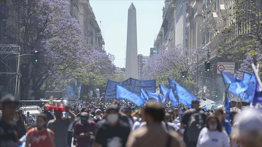 Arjantinde binlerce kişi hükümete destek gösterisi düzenledi