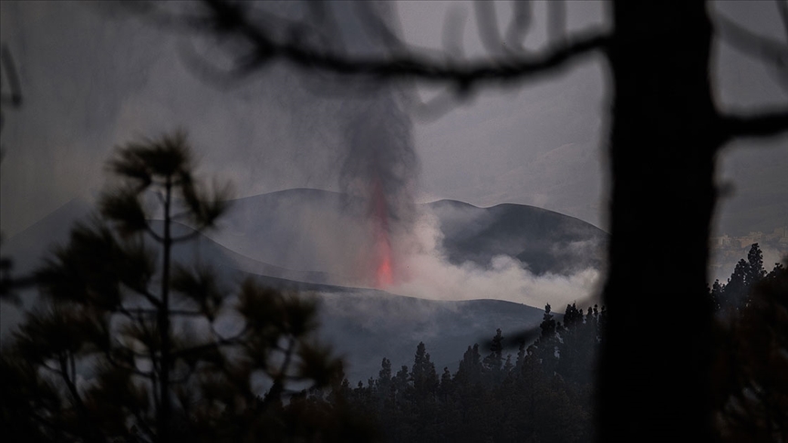 La Palma Adası'nda 24 saatte 300'den fazla deprem oldu