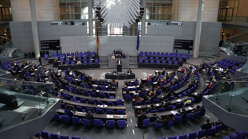 Almanyada Federal Mecliste yeni Kovid-19 önlemleri kabul edildi