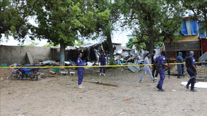 At least 8 dead, 13 wounded in Somalia market blast