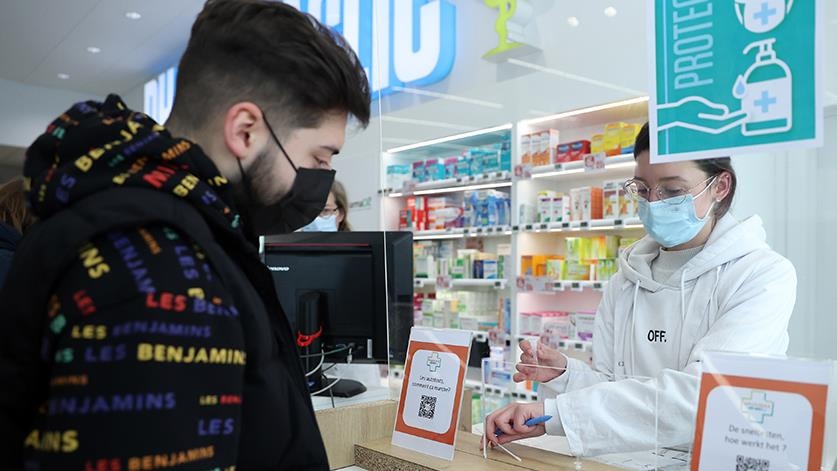 Agencia Europea de Medicamentos comienza a evaluar nueva droga contra la COVID-19