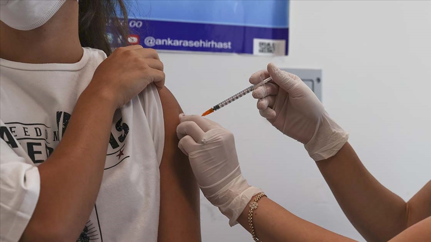 Kovid-19la mücadelede iki doz aşı uygulanan kişi sayısı 50 milyonu geçti