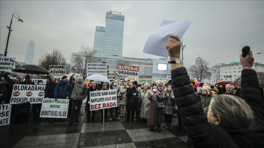 Protesti u Sarajevu: Građani zahtijevaju normalan život, deblokadu institucija i deeskalaciju krize