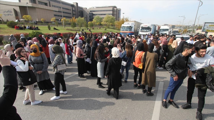 Irakın Süleymaniye kentinde güvenlik güçleri üniversite öğrencilerinin gösterisine müdahale etti