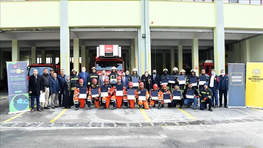 Turquie : Une équipe de sapeurs-pompiers libyens concluent une formation à Konya