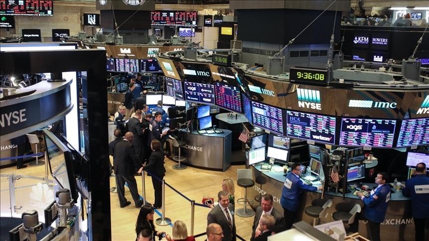 US stock market opens mixed in weak trading