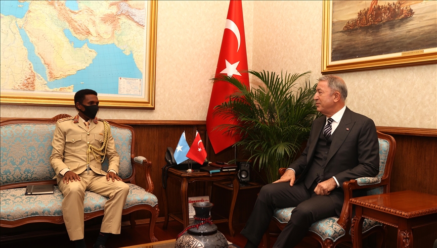 Turquie: Akar rencontre le chef d'État-major somalien