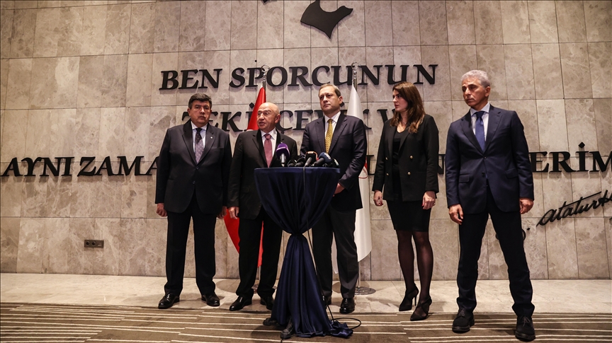 Galatasaray Başkanı Burak Elmas, TFF Başkanı Nihat Özdemir ile bir araya geldi