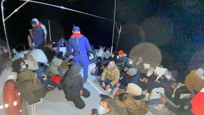 تركيا.. إنقاذ 58 مهاجرا غربي البلاد