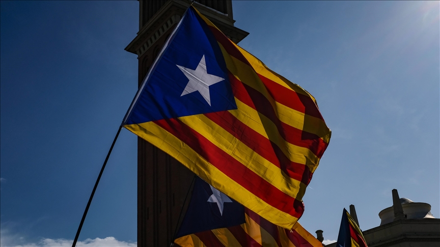 Catalan officials call for defying court ruling that says 25% of classes must be in Spanish