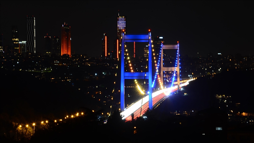 Most "Fatih Sultan Mehmet" u Istanbulu u bojama zastave Bosne i Hercegovine