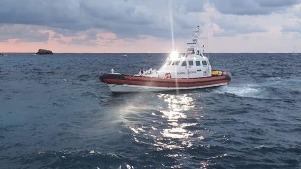 Italijanska obalna straža spasila 296 migranata u Mediteranu