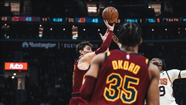 Cedi Osman'ın 23 sayısı Suns'ı durdurmaya yetmedi