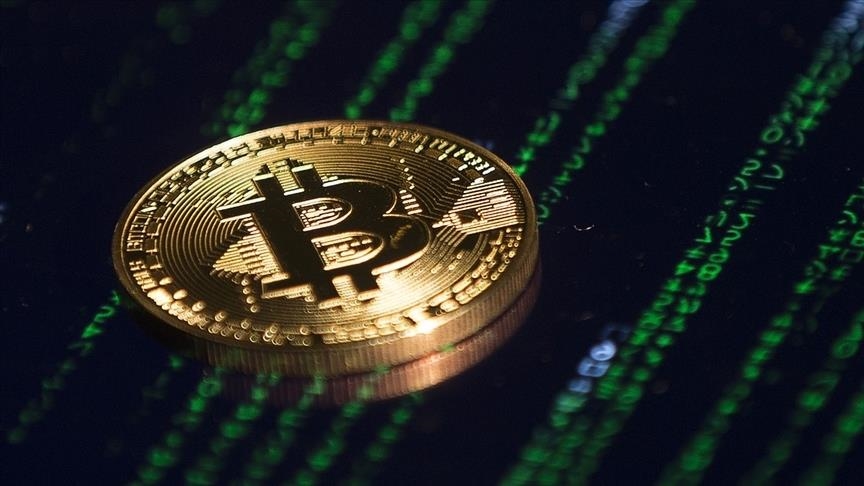 Bitcoin down 10%, crypto market loses $300B with new variant fear