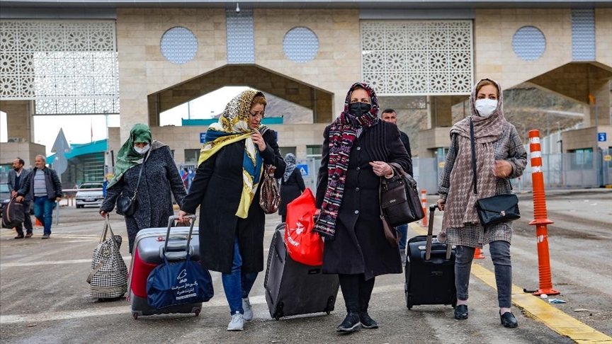 İranlı turistler Van'da otelleri doldurdu
