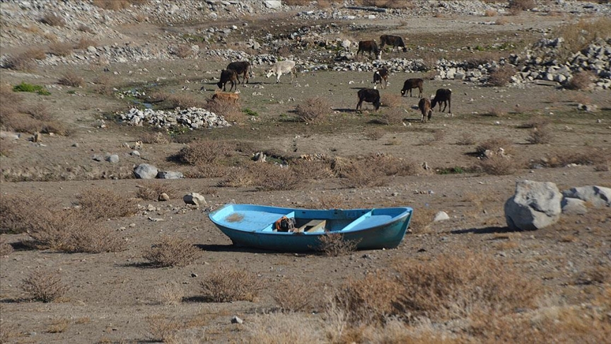 Muş Alparslan-1 Barajı'nın su seviyesi büyük oranda düştü