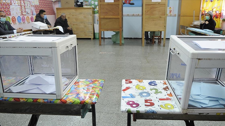 انطلاق فرز الأصوات في الانتخابات المحلية المبكرة بالجزائر 
