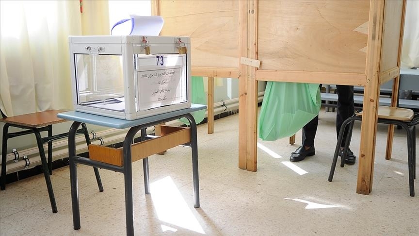 Algerians vote in early local elections