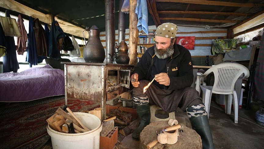 İstanbul'da iş stresinden bunalan mühendis Kazdağları'nda 'tam bağımsız dağ adamı' oldu