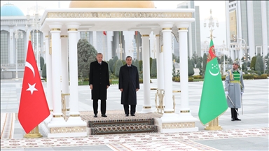 В Ашхабаде прошла церемония официальной встречи президента Турции