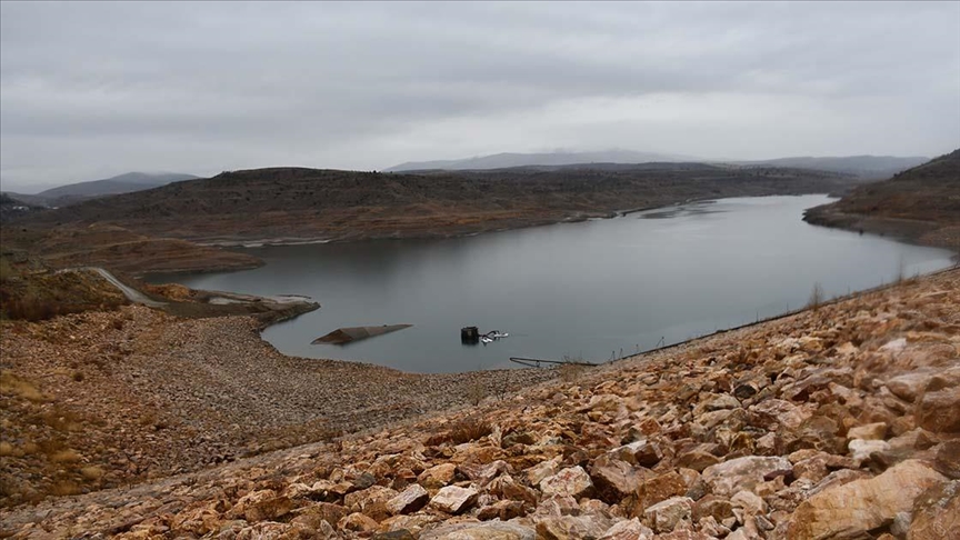 Sivas'taki 4 Eylül Barajı'nda su seviyesi kuraklık nedeniyle yüzde 4'e düştü 