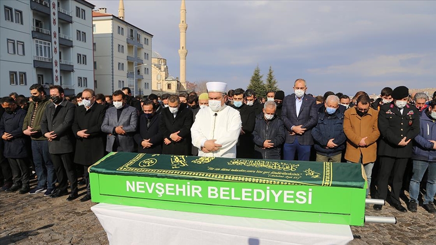 bursa daki trafik kazasinda vefat eden genc ihh gonulluleri son yolculuguna ugurlandi