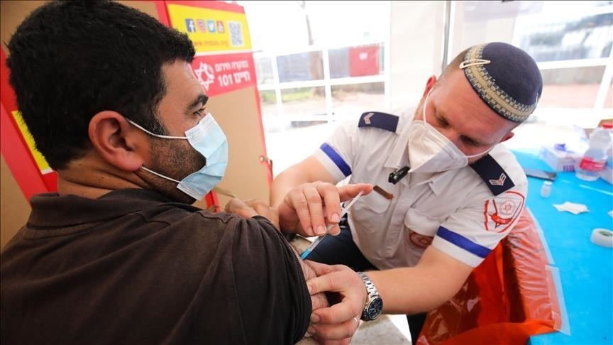 Israel closes borders in face of new coronavirus strain