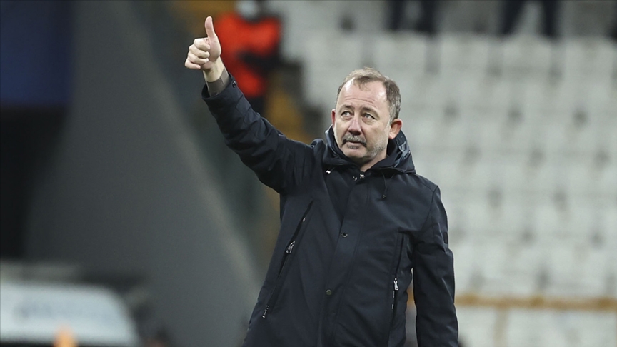 Beşiktaşta teknik direktör Sergen Yalçın görevine devam ediyor