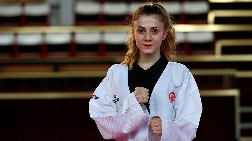 Turkey's Merve Dincel wins gold in seniors' taekwondo