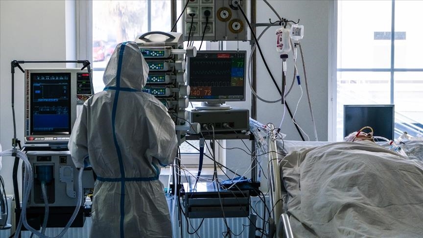 بیش از 3 هزار بیمار کرونایی در ایران در بخش مراقبت‌های ویژه بستری هستند