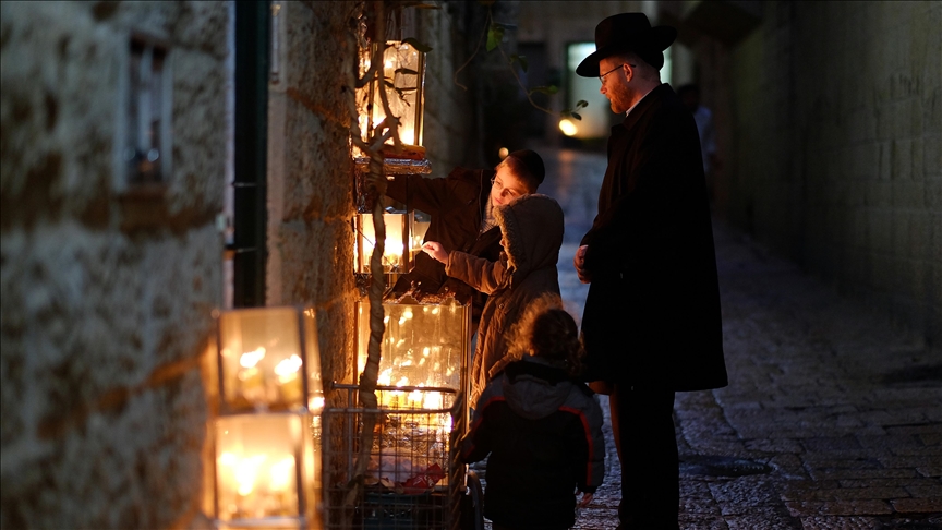 Jews around world start celebrating Hanukkah
