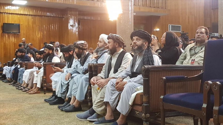 أفغانستان.. آخوند يلقي أول خطاب صوتي منذ عودة طالبان للحكم