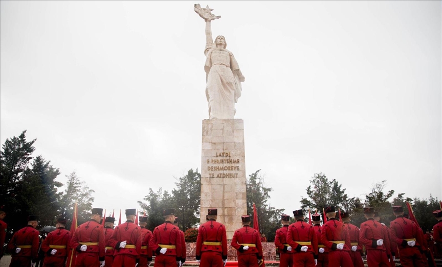 Shënohet 77-vjetori i Çlirimit të Shqipërisë