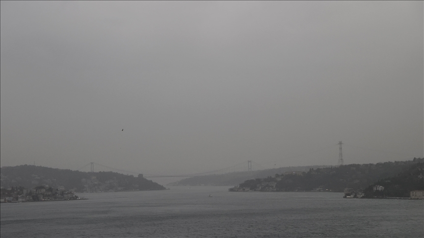 İstanbul Boğazı çift yönlü gemi geçişlerine kapatıldı