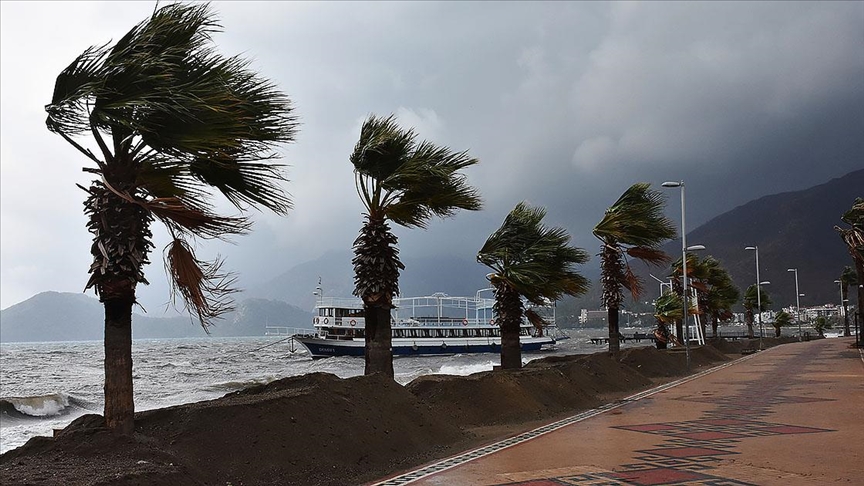 Meteorolojiden Akdeniz'de fırtına uyarısı 