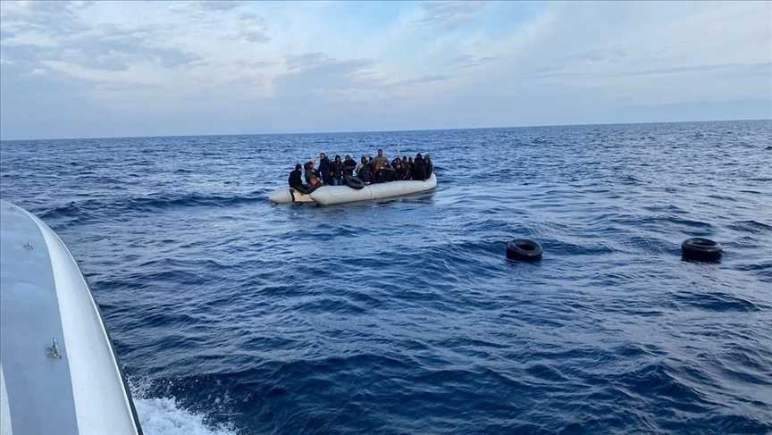 У берегов Измира спасены 65 нелегальных мигрантов