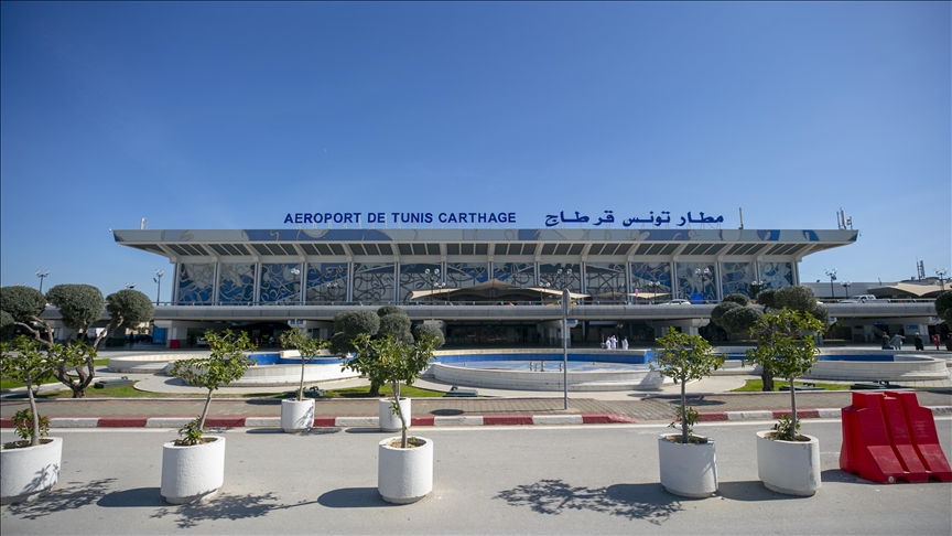 تونس تعلق رحلاتها إلى المغرب بسبب تفشي "أوميكرون"