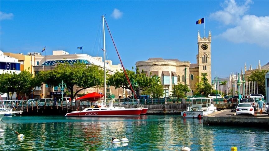 Me shpalljen zyrtare të republikës në Barbados, përfundon sundimi britanik