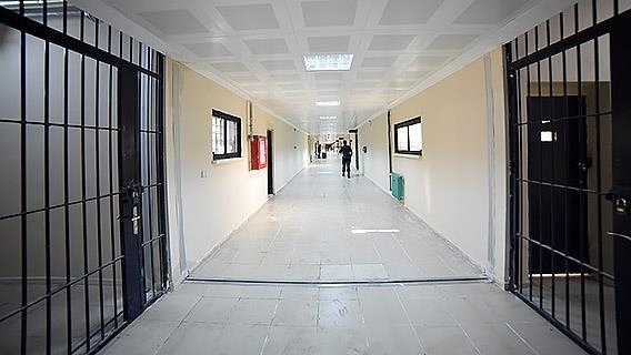 Açık cezaevlerindeki hükümlülerin Kovid-19 izin süreleri 2 ay uzatıldı