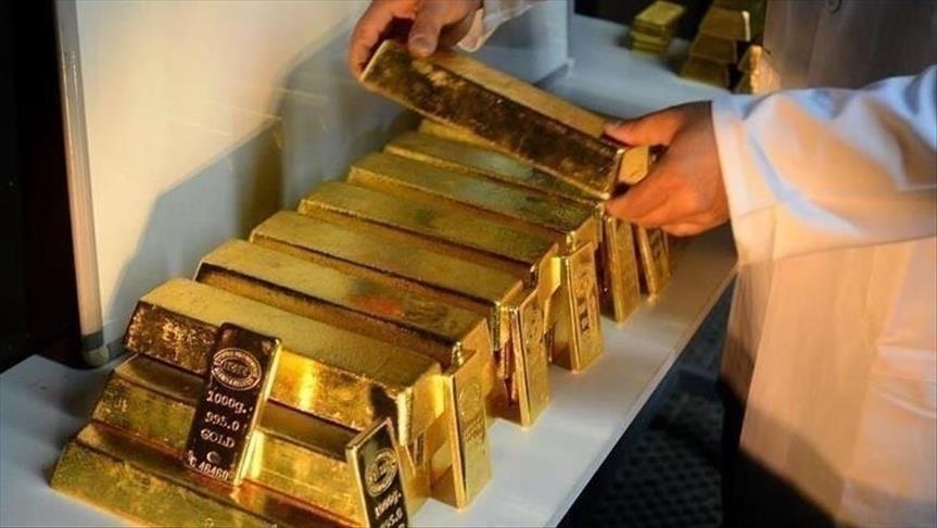 Les cours de l'or en hausse profitant de la faiblesse du dollar et des inquiétudes suscitées par l'"Omicron" 