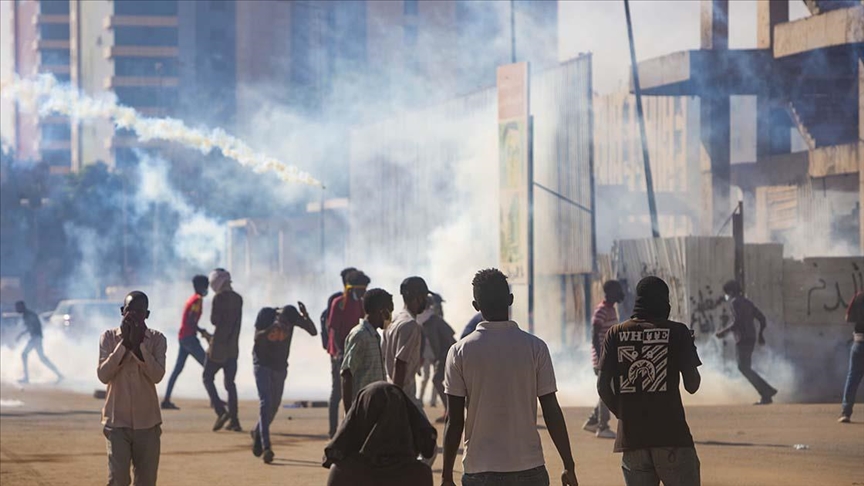 Sudan’da protestoculara göz yaşartıcı gazla müdahale edildi