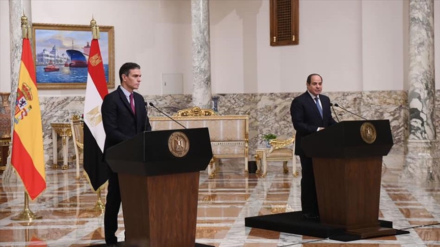 السيسي: مصر مع معالجة بؤر التوتر بالمنطقة بحلول تعيد الاستقرار