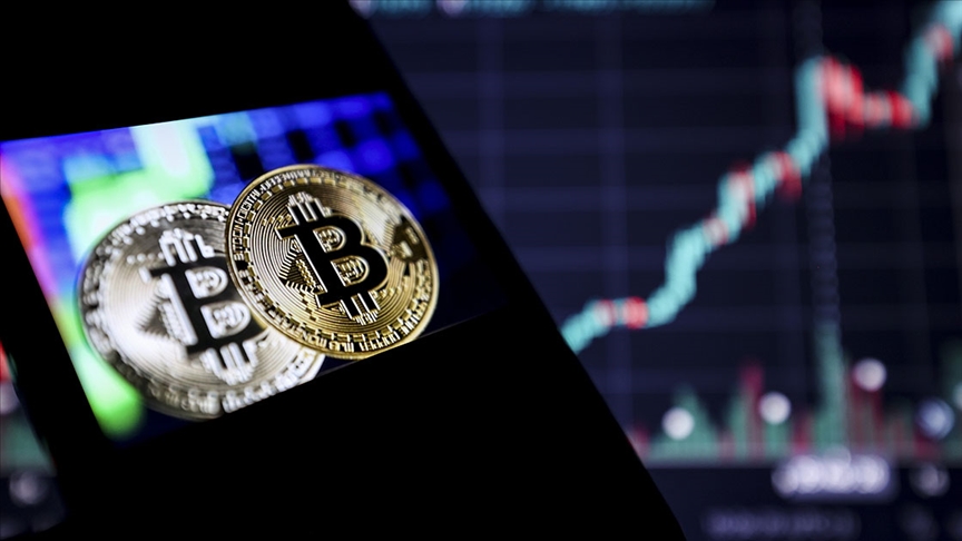 Kripto para borsasında vatandaşları dolandırdıkları iddiasıyla 2 kişi hakkında yakalama kararı çıkarıldı
