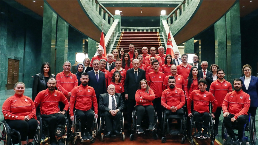 Turquie: le président Erdogan reçoit les médaillés aux Jeux paralympiques de Tokyo 2020